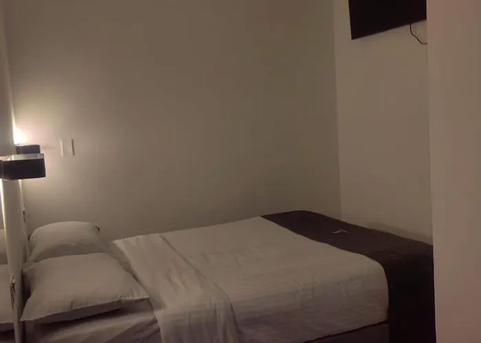 Donde Duerme El Embajador